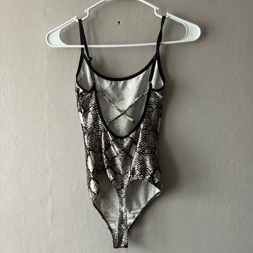 Free People Basique Bodysuit In Snake Combo Size XS - Picture 3 of 7